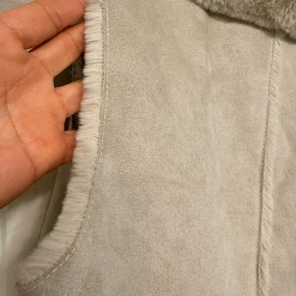 LOFT Light Tan Faux Fur Vest - Picture 5 of 7